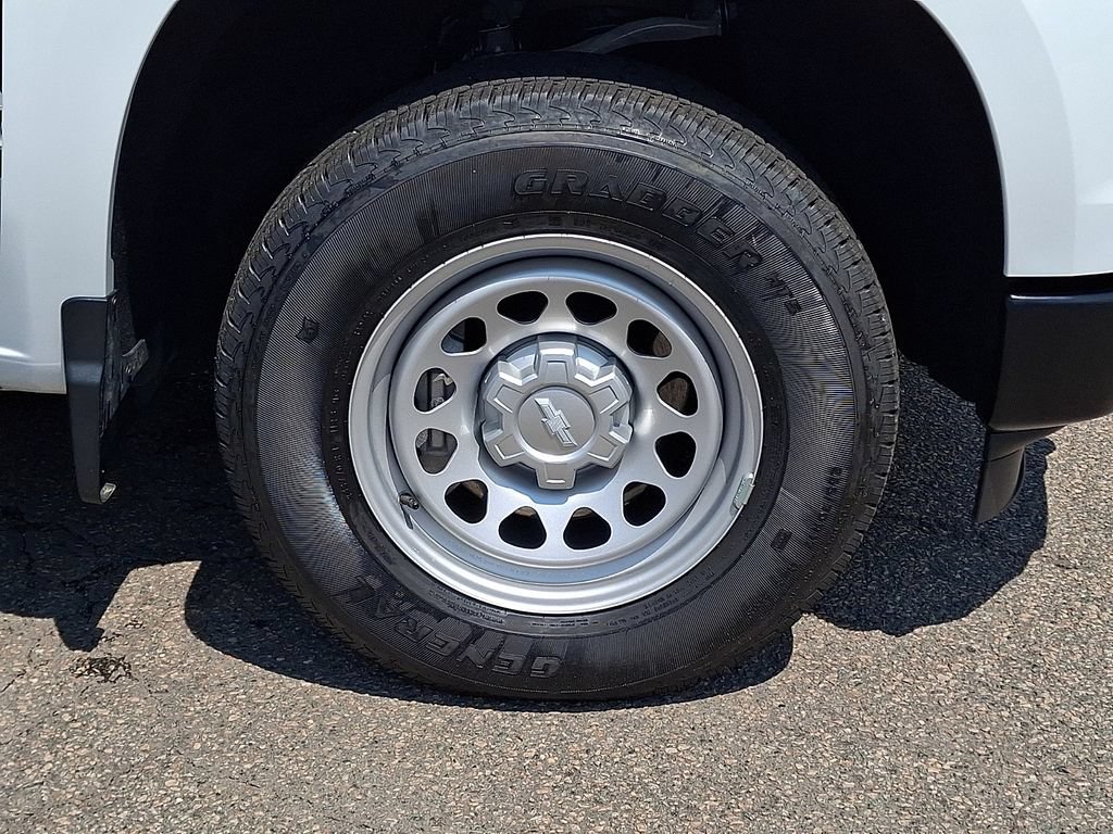 Used 2026 Chevrolet Silverado 1500 W/T AWD/4WD image 11