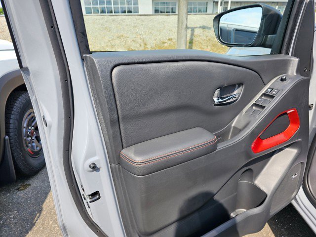 New 2025 Nissan Frontier PRO-4X w/ Pro Premium Package image 23