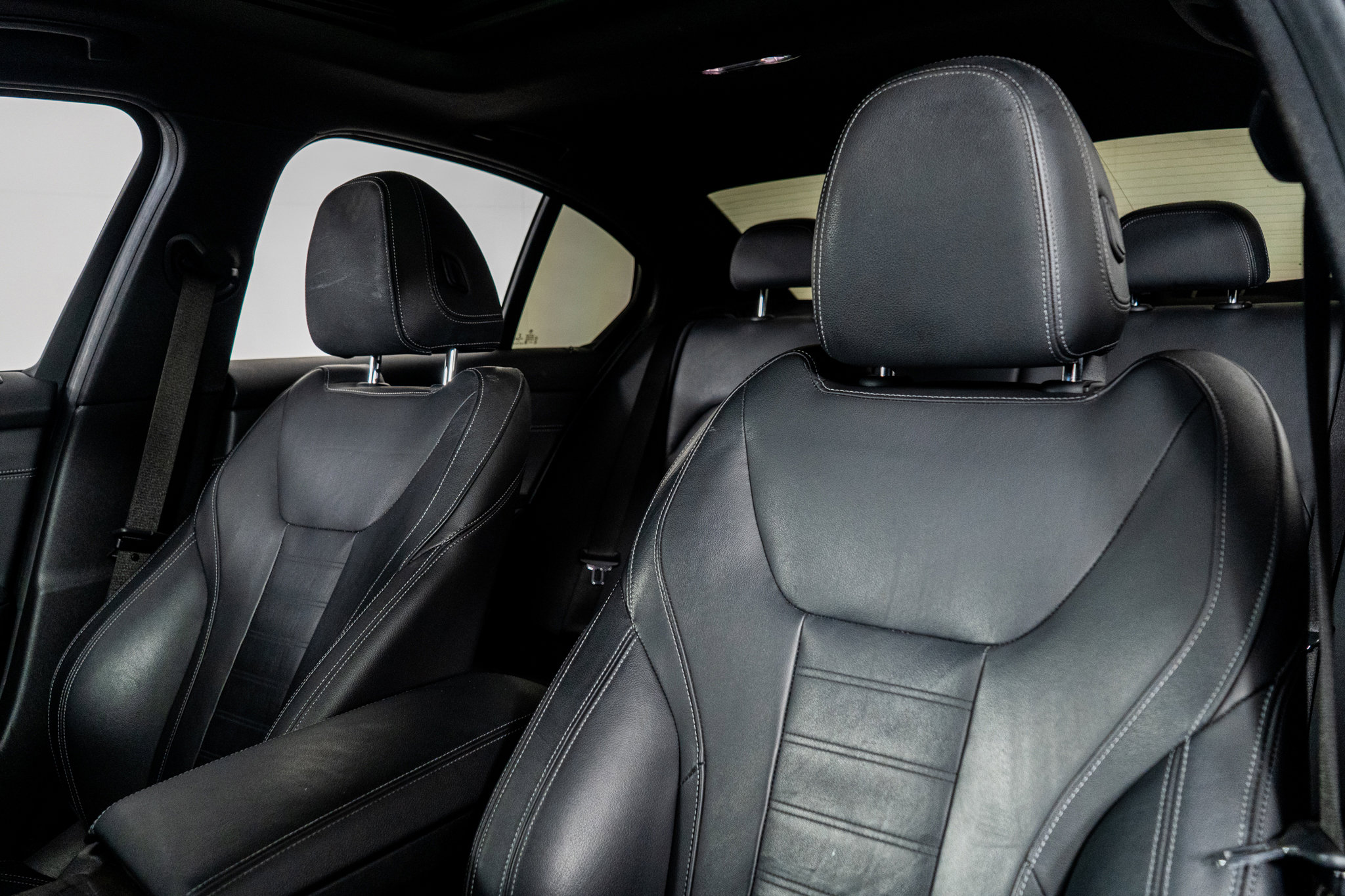 Used 2020 BMW 330i Sedan w/ Executive Package image 3