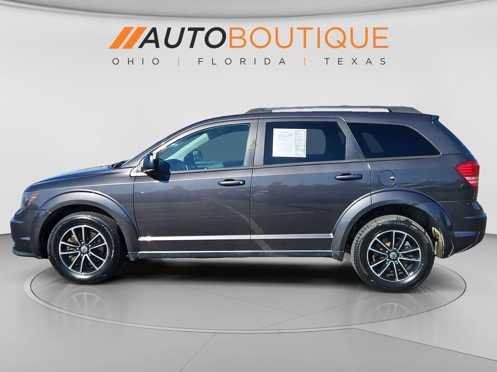 Used 2018 Dodge Journey SE w/ Connectivity Group FWD image 2