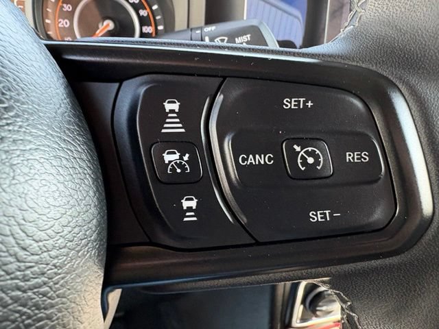 Used 2025 Jeep Wrangler Rubicon w/ Convenience Group AWD/4WD image 24