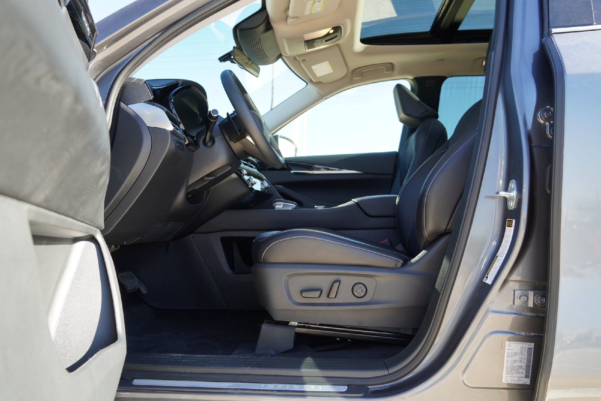 Certified 2025 INFINITI QX60 Pure image 23