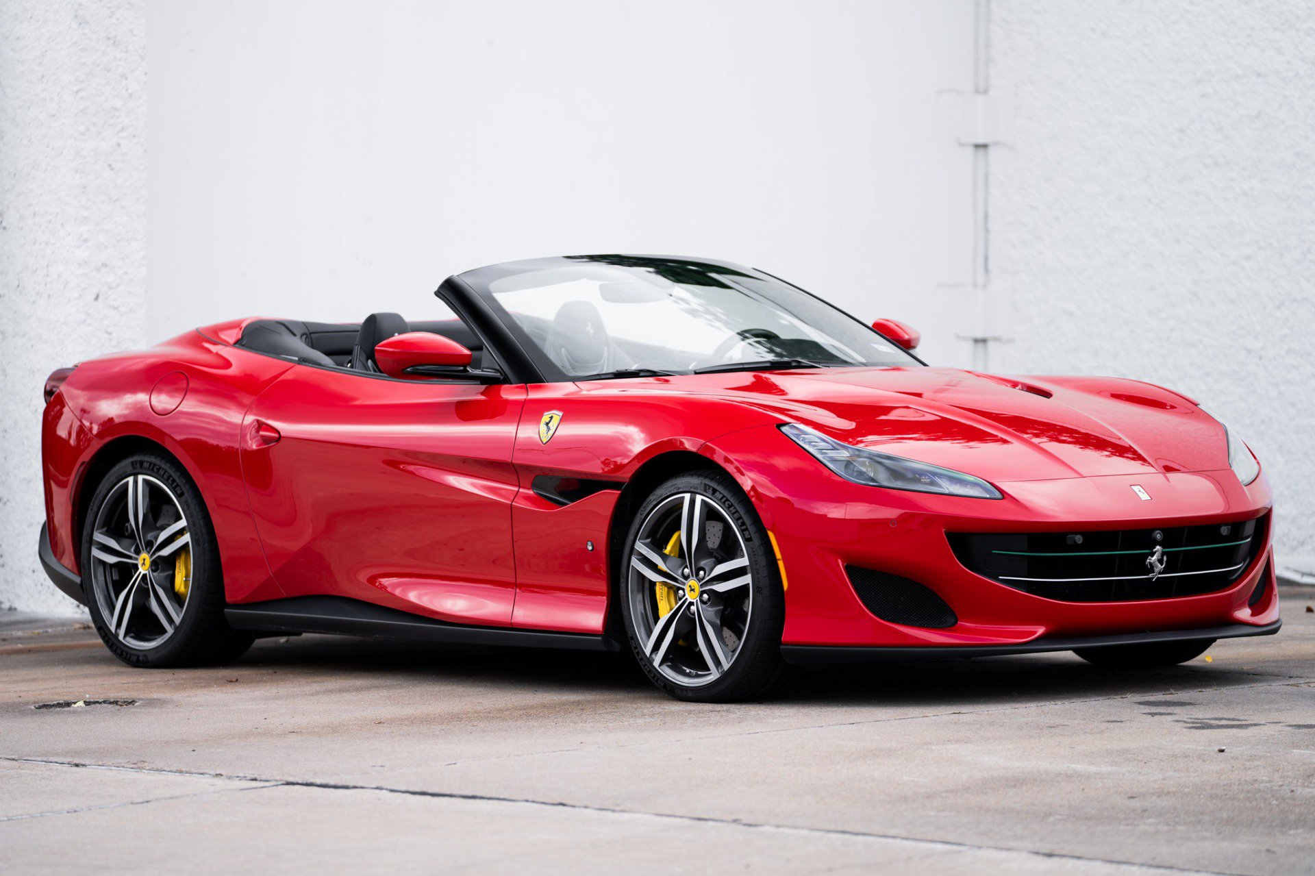 Used 2019 Ferrari Portofino RWD image 15