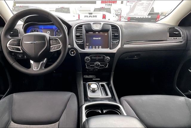 Used 2023 Chrysler 300 Touring image 15