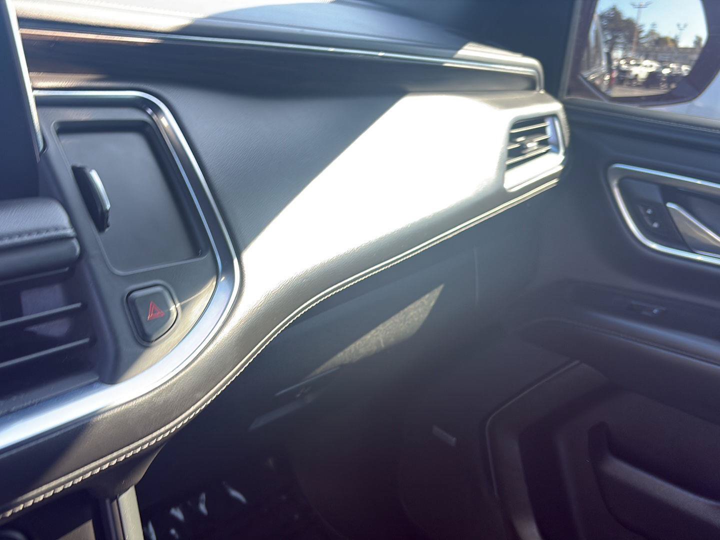 Used 2023 Chevrolet Suburban LT RWD image 18