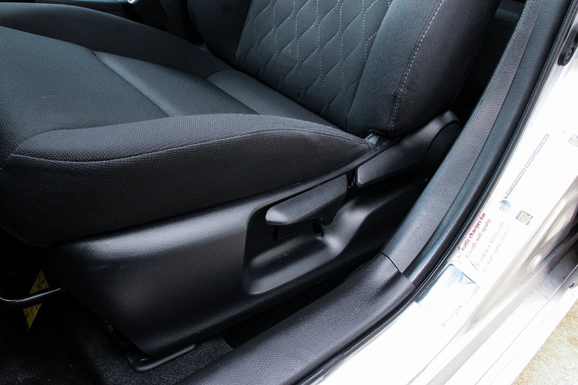 Used 2024 Toyota Corolla LE FWD image 15