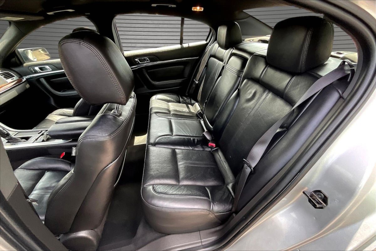 Used 2010 Lincoln MKS FWD image 20