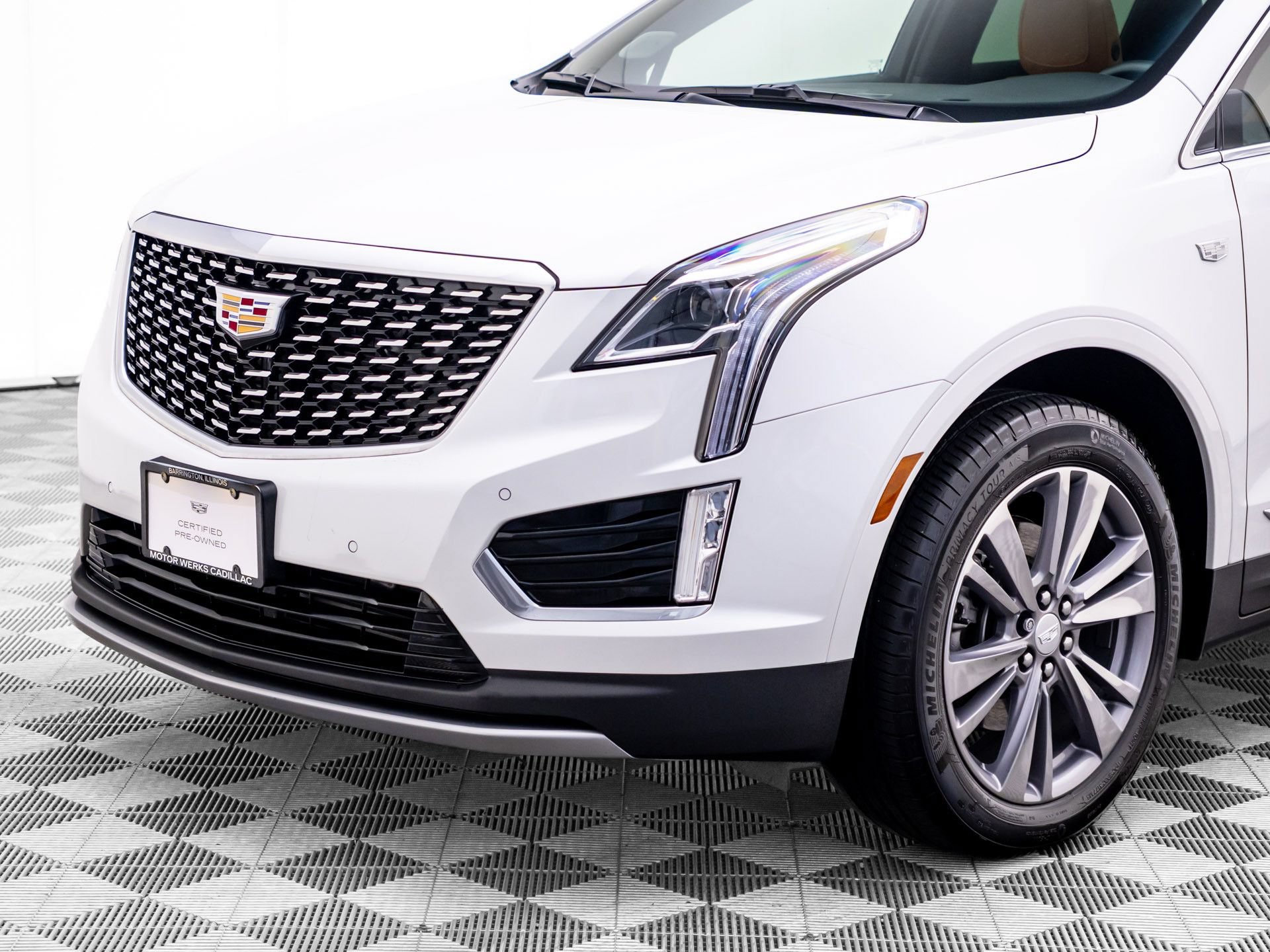 Certified 2025 Cadillac XT5 Premium Luxury AWD/4WD image 39