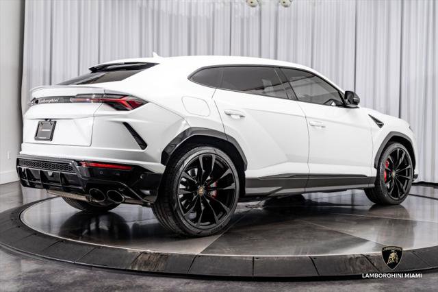 Used 2022 Lamborghini Urus image 16
