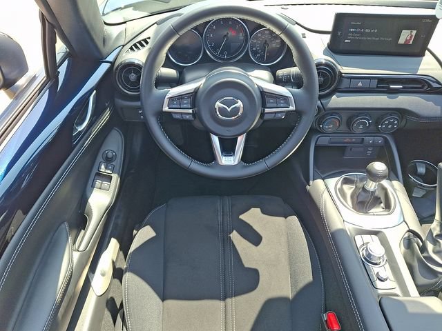 Used 2025 MAZDA MX-5 Miata Club w/ Appearance Package RWD image 3