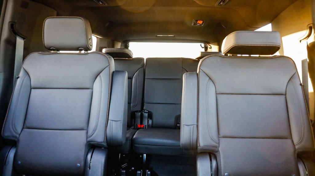 Used 2024 Chevrolet Suburban High Country w/ Premium Package image 28