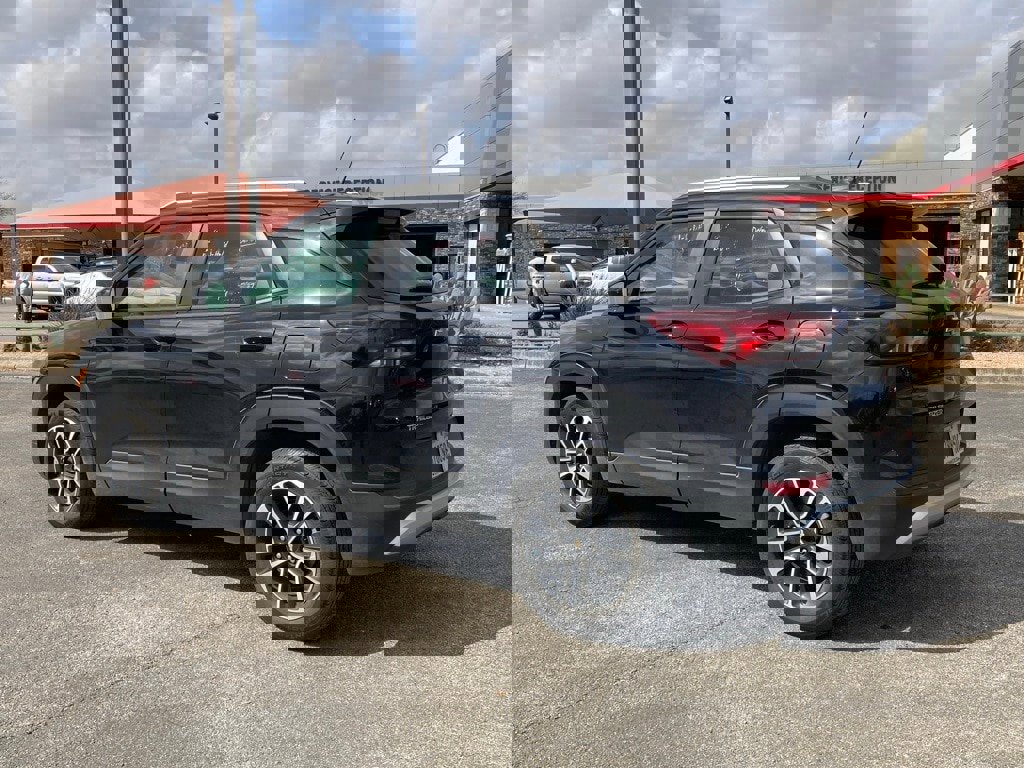 Used 2025 Chevrolet TrailBlazer LT image 6