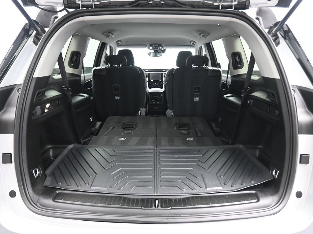 Used 2023 Jeep Grand Cherokee L Laredo AWD/4WD image 57