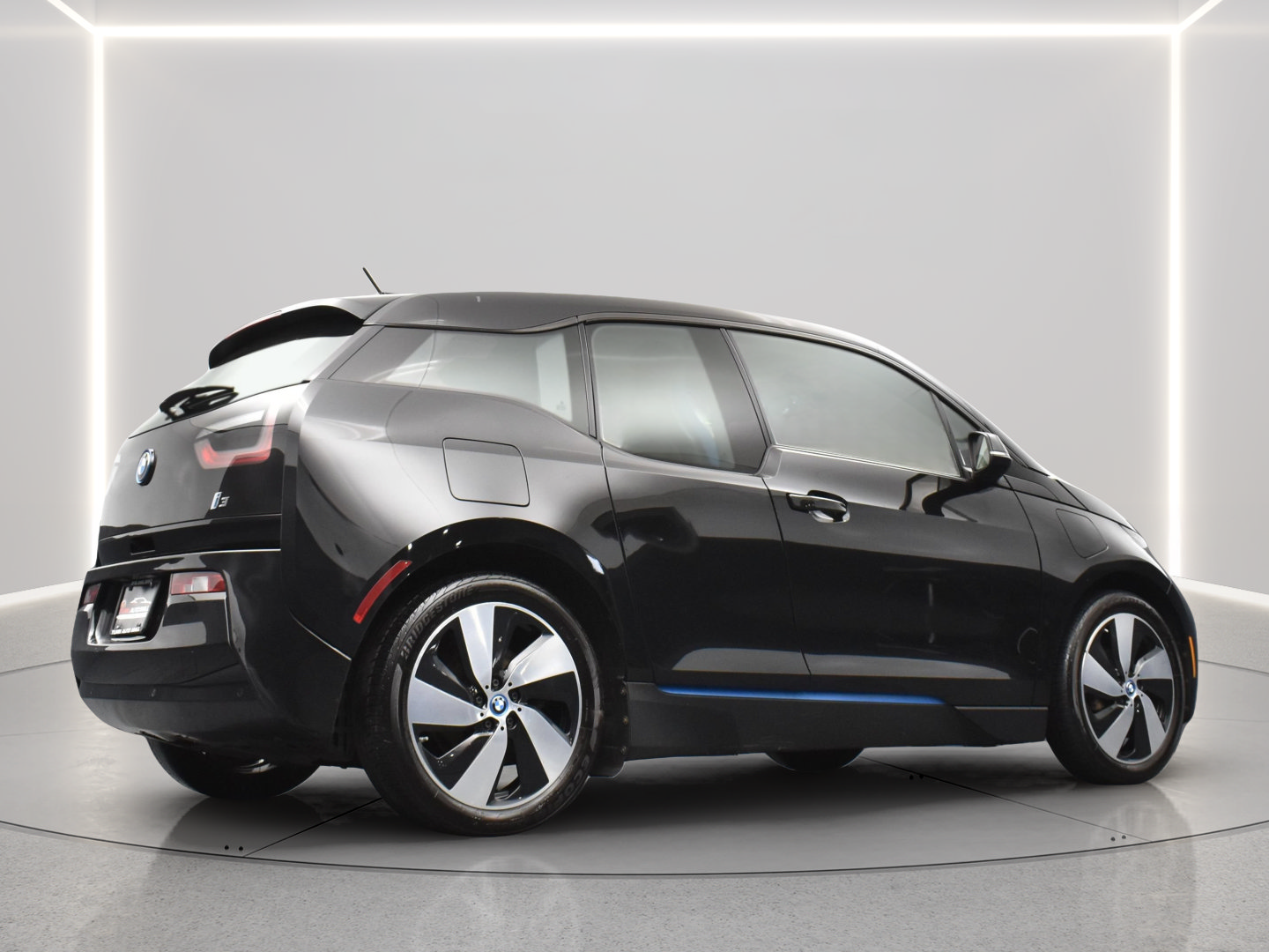Used 2016 BMW i3 w/ Range Extender RWD image 14
