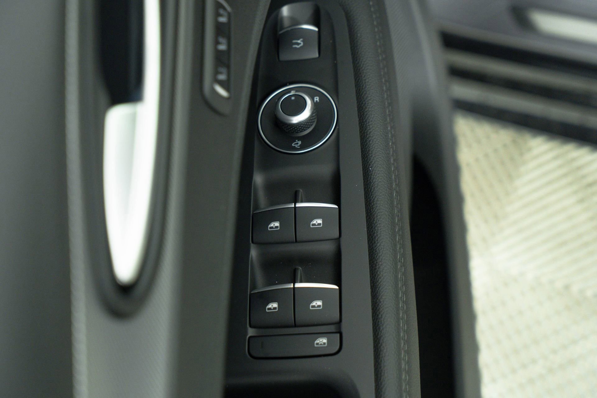 New 2025 Alfa Romeo Stelvio Sprint w/ Veloce Package image 30