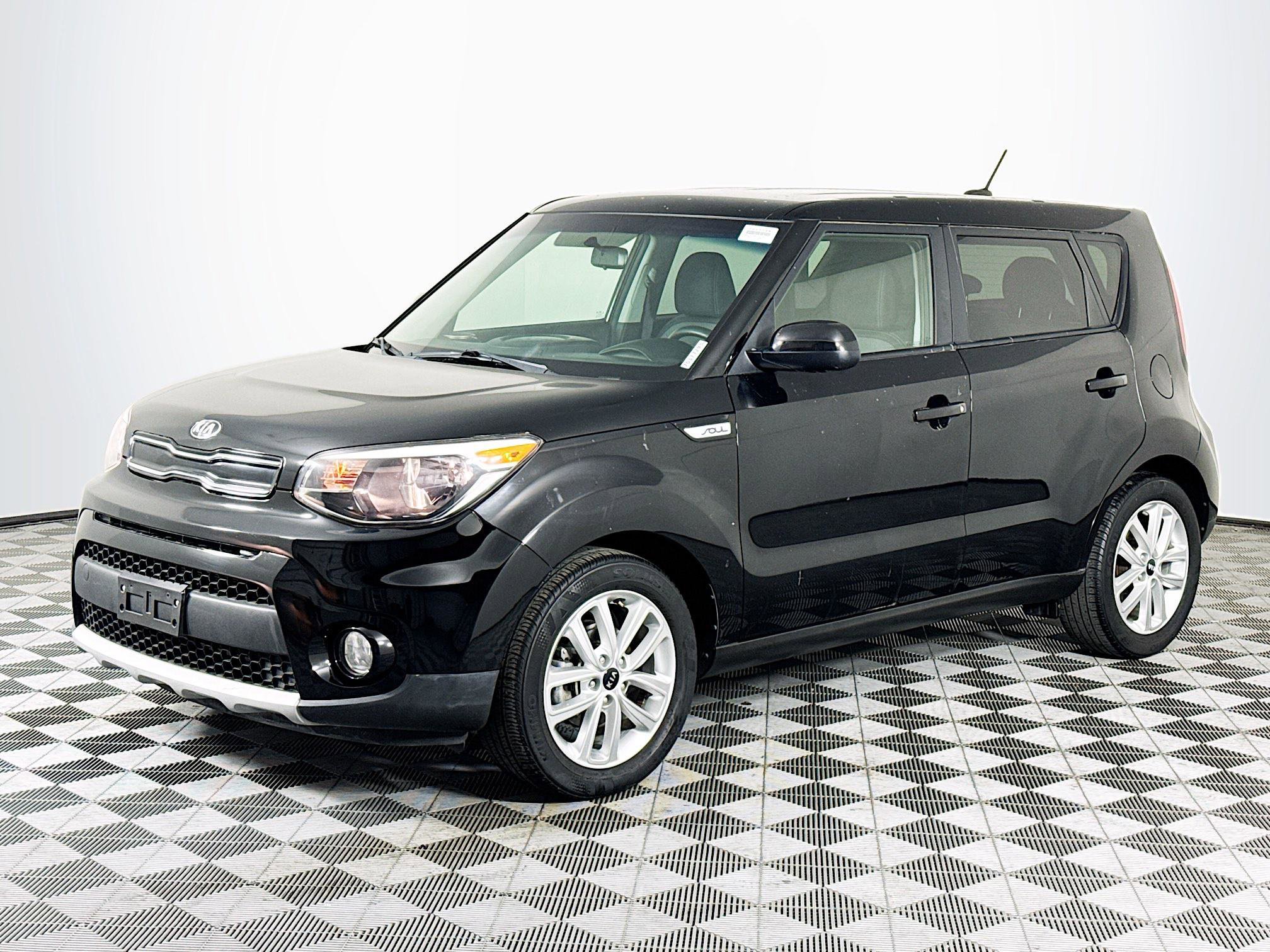 Used 2019 Kia Soul + image 4