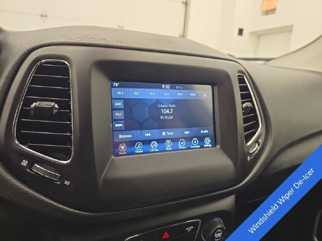 Used 2018 Jeep Compass Latitude w/ Popular Equipment Group AWD/4WD image 22