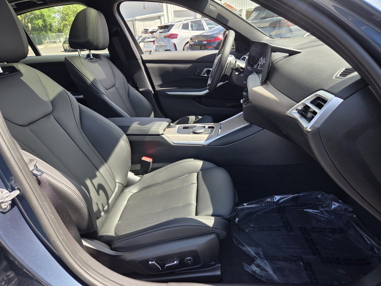 Certified 2025 BMW 330i Sedan image 17