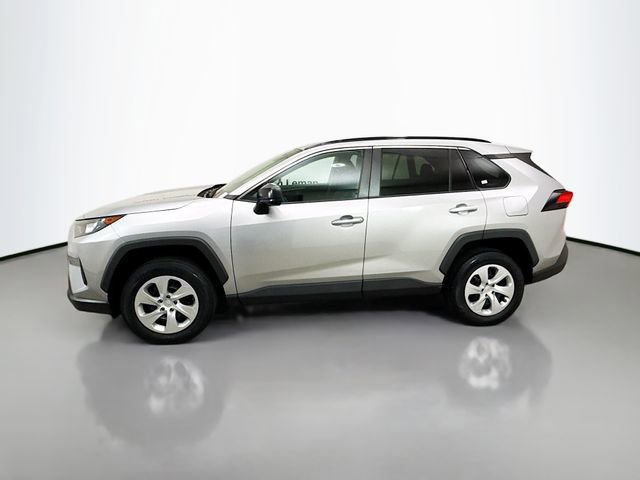 Used 2021 Toyota RAV4 LE image 4