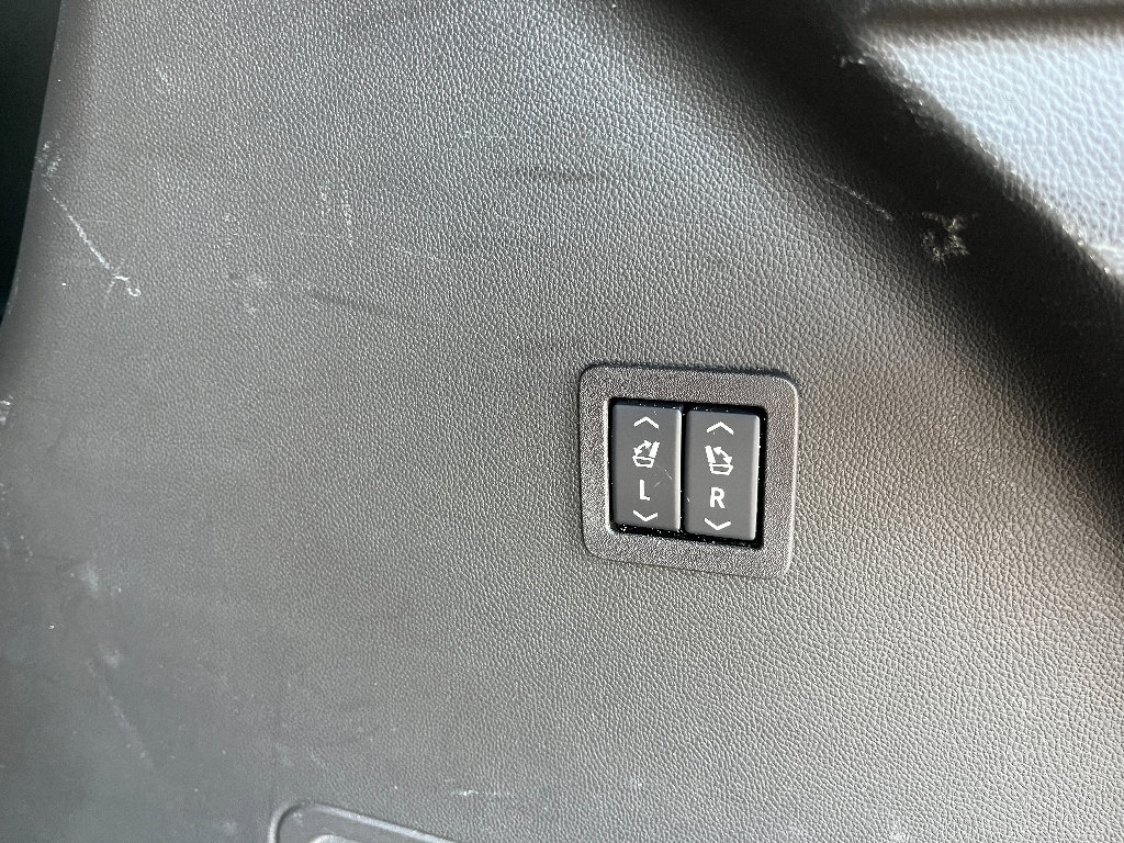 Used 2024 Buick Enclave Premium FWD image 13