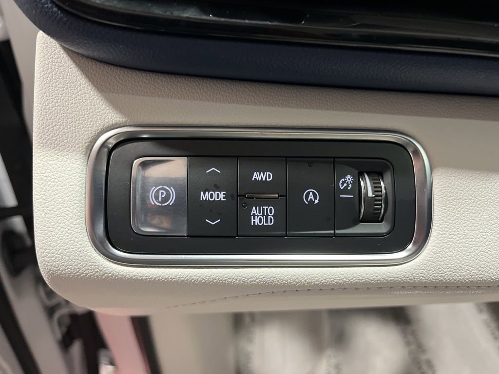 Used 2025 Buick Enclave Avenir w/ Super Cruise Package image 25