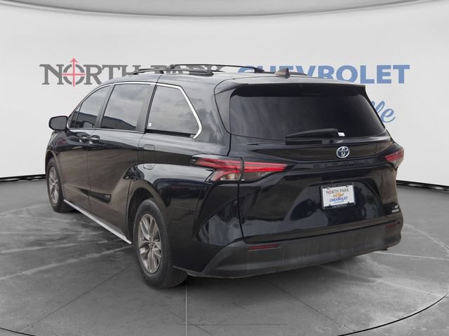 Used 2022 Toyota Sienna LE FWD image 5