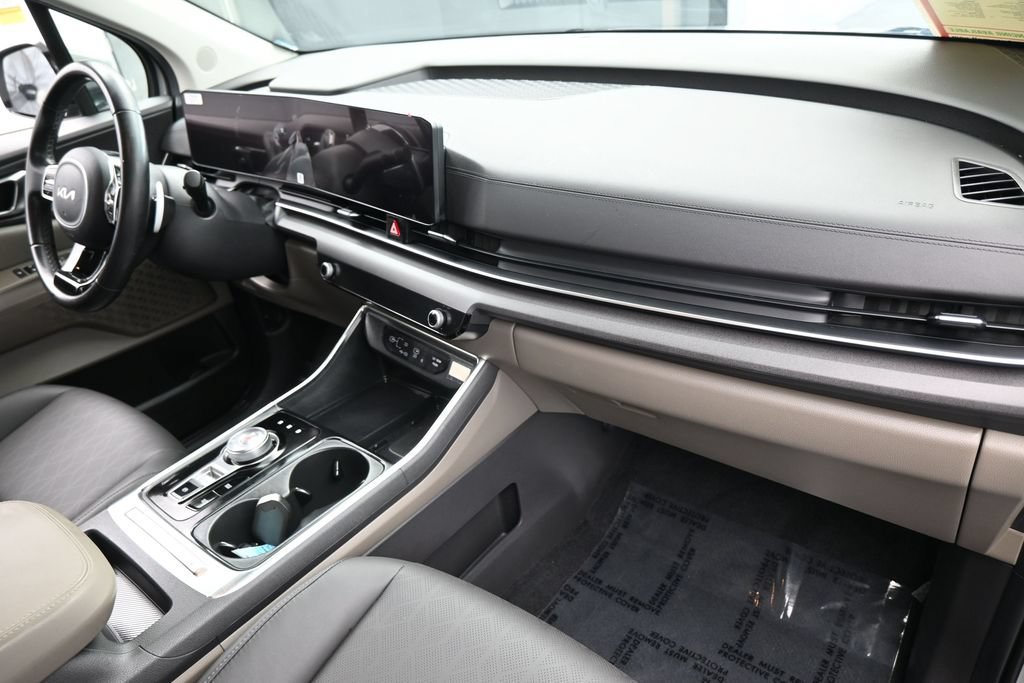 Used 2025 Kia Carnival EX FWD image 50