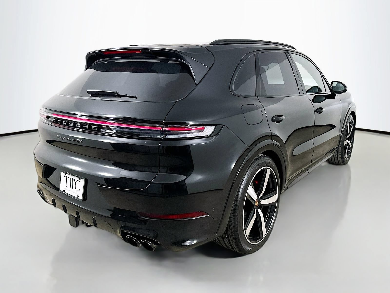 New 2026 Porsche Cayenne GTS AWD/4WD image 5