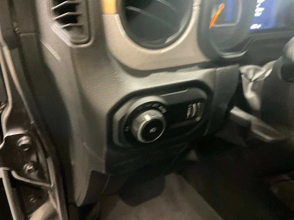 Used 2025 Jeep Wrangler Sport AWD/4WD image 8