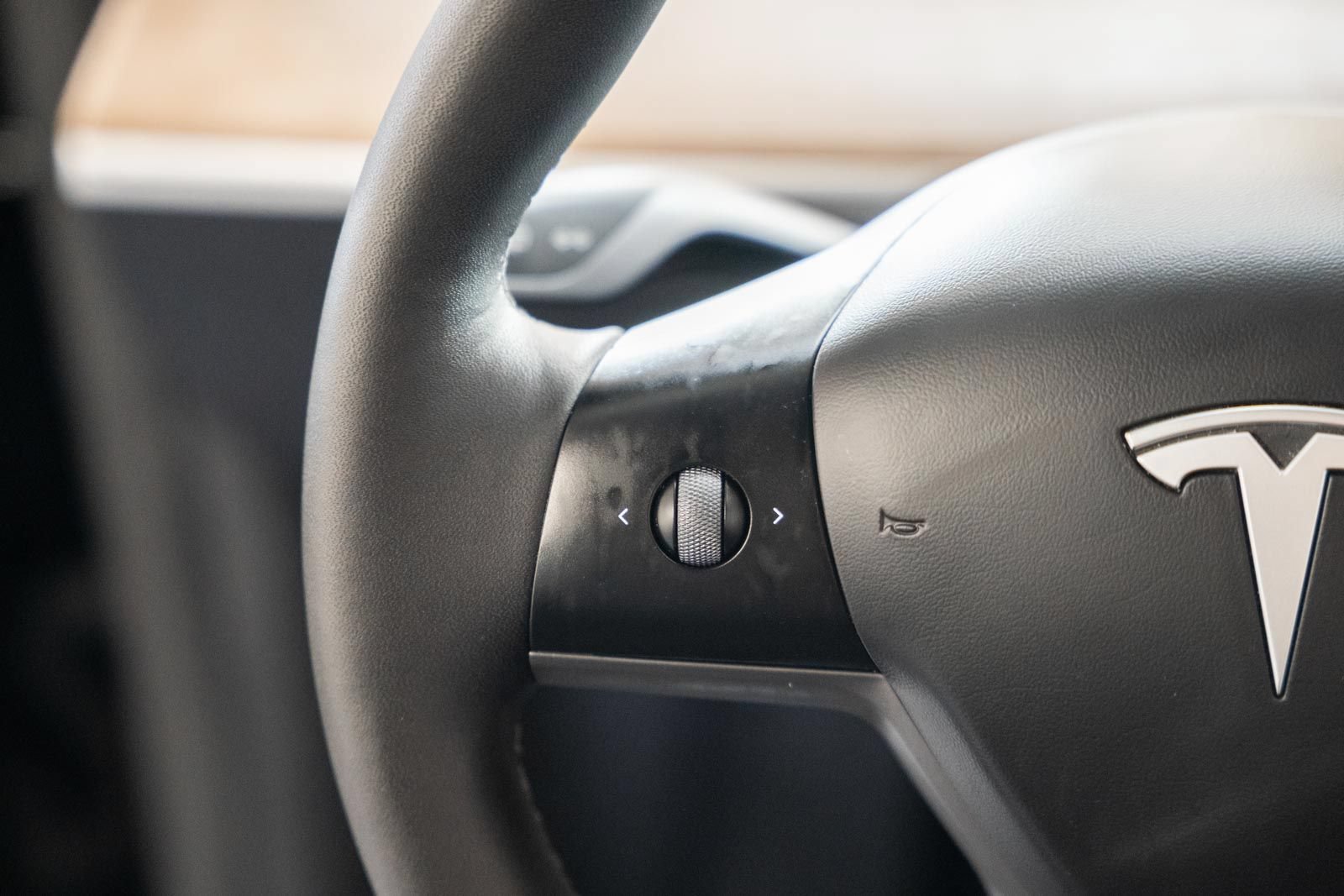 Used 2024 Tesla Model Y Long Range AWD/4WD image 25