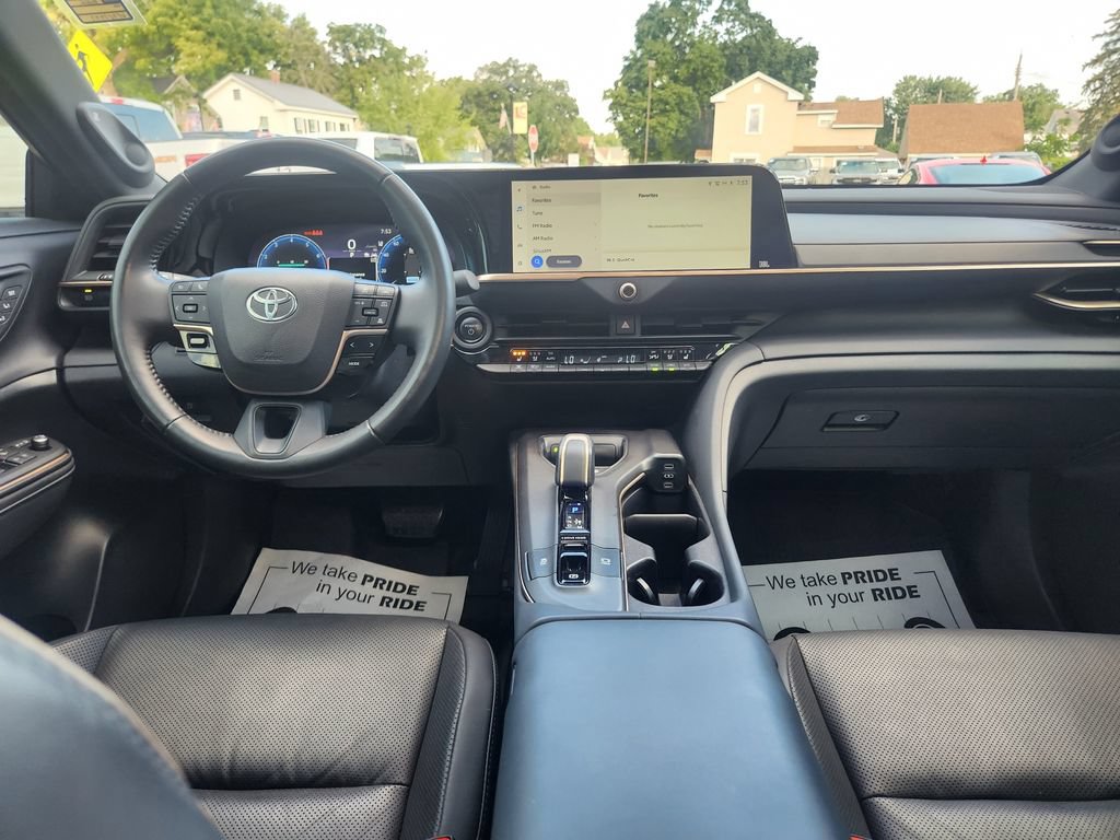 Used 2023 Toyota Crown Platinum AWD/4WD image 13