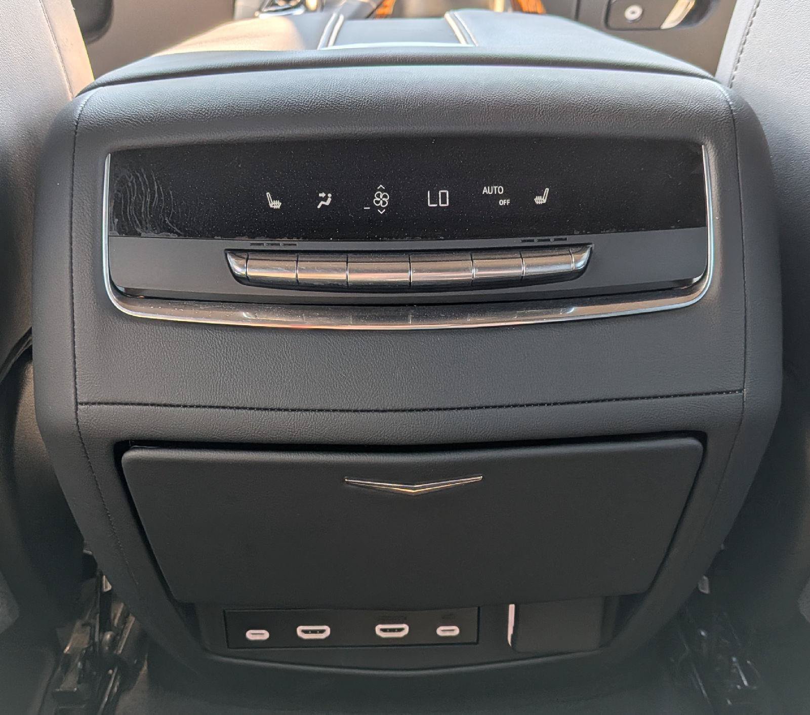 Used 2023 Cadillac Escalade Premium Luxury AWD/4WD image 25