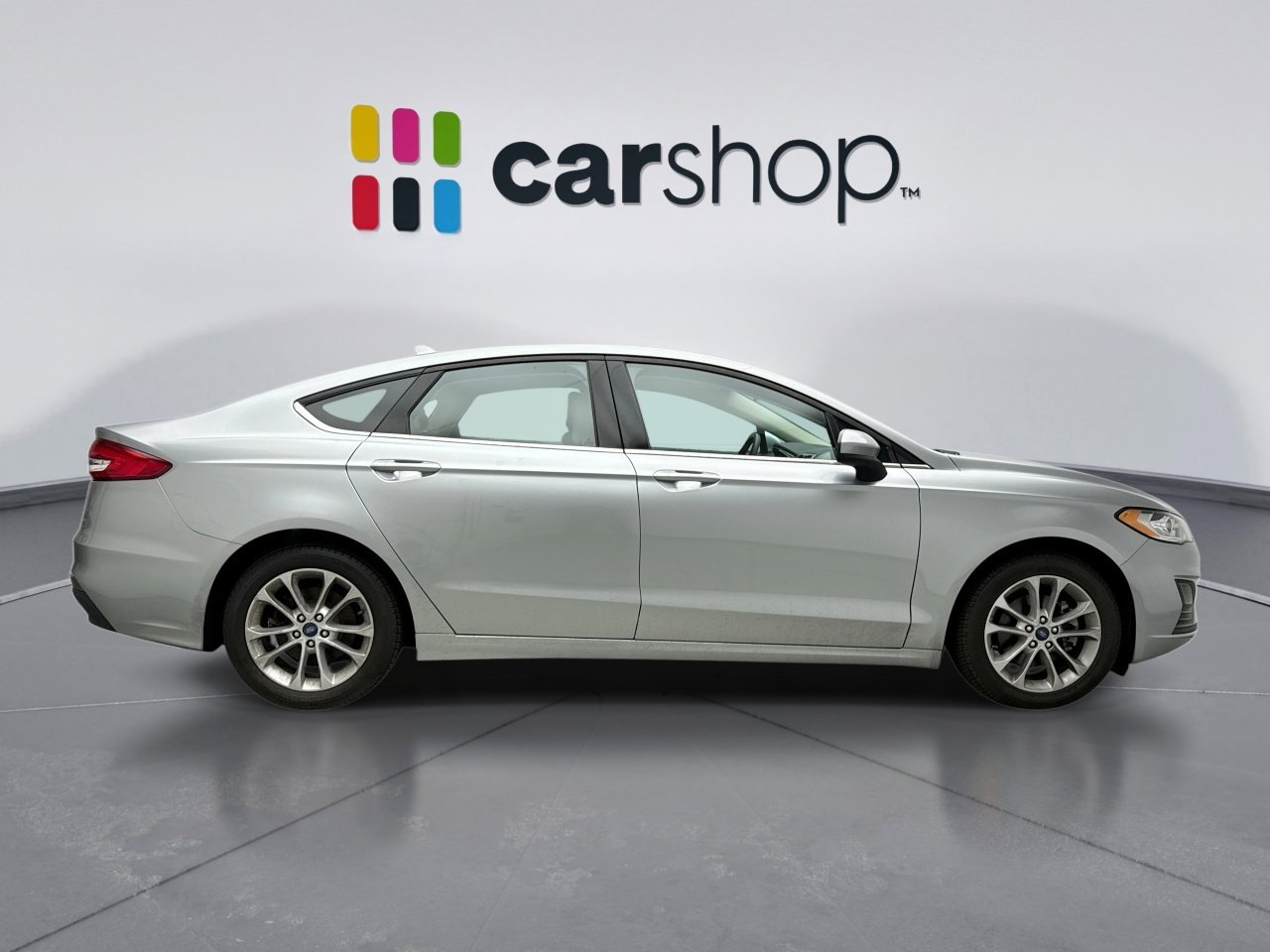 Used 2020 Ford Fusion SE image 6