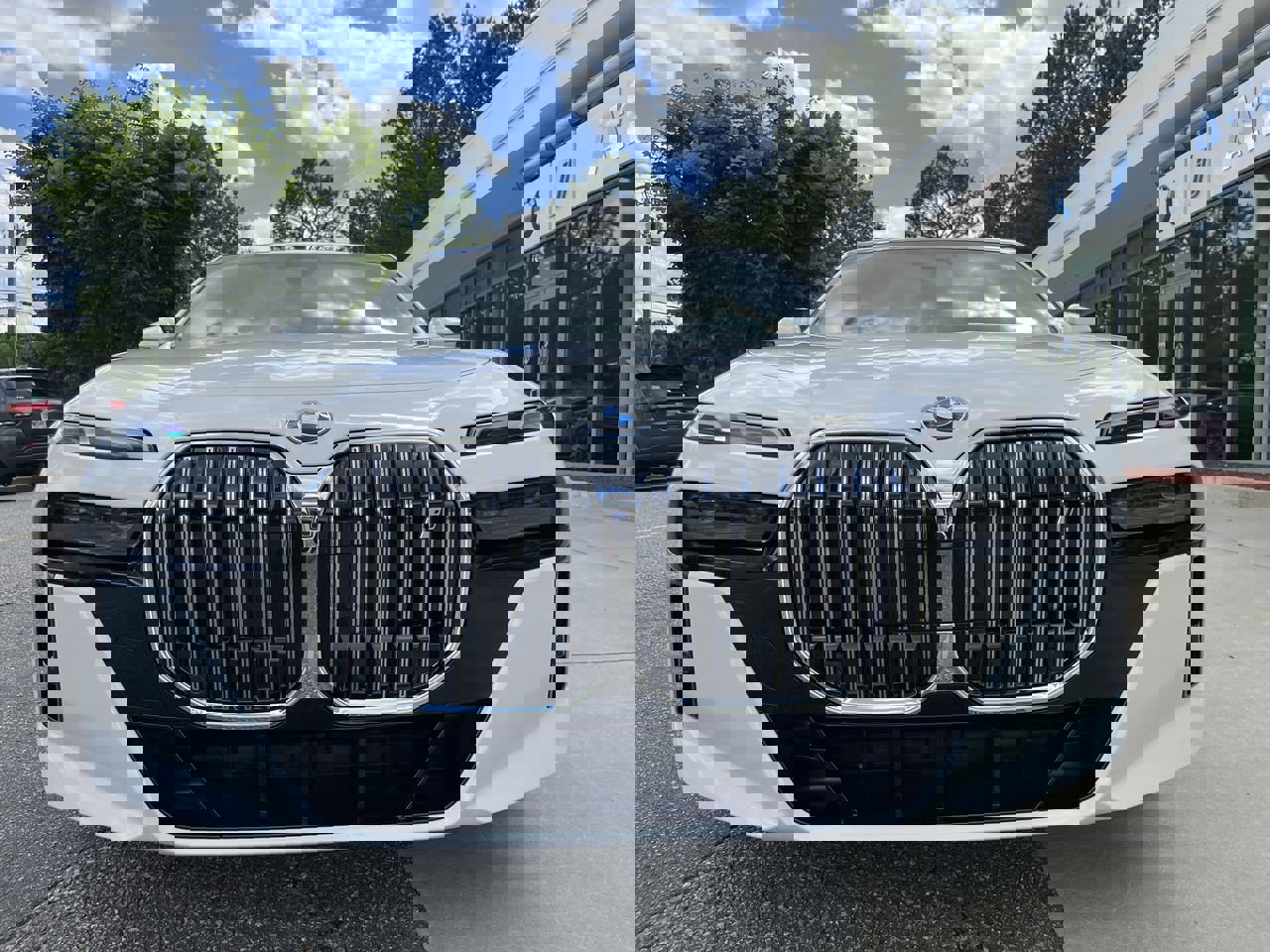 Used 2025 BMW i7 eDrive50 w/ M Sport Package image 10