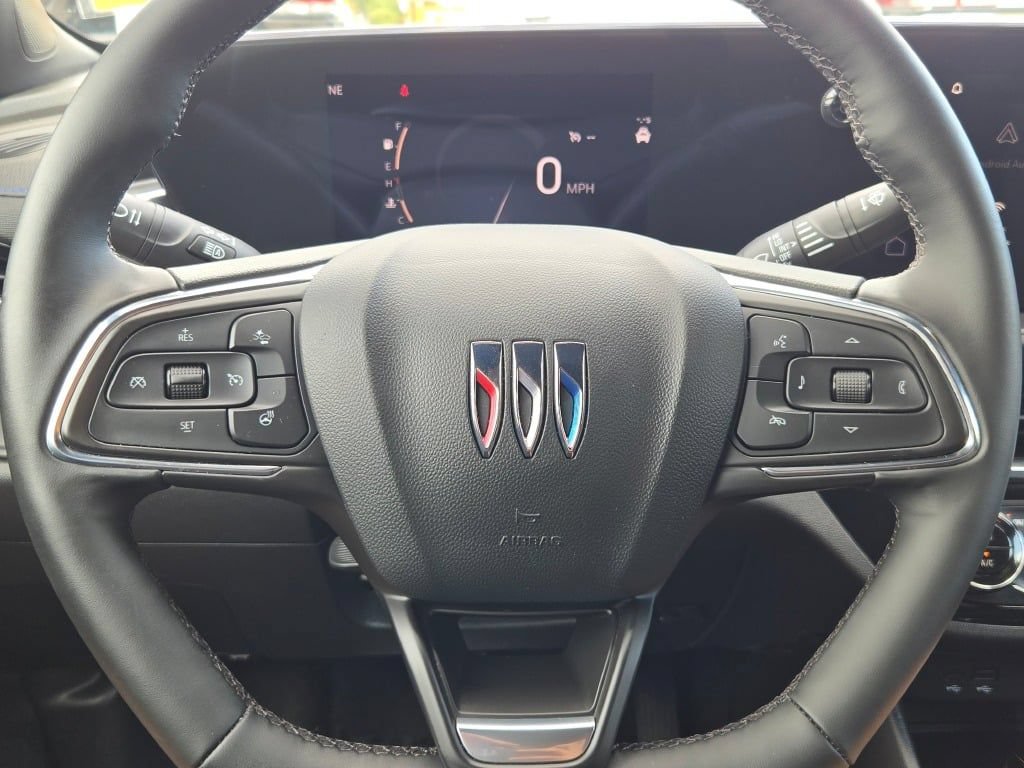 Used 2025 Buick Envista Sport Touring w/ Convenience I Package FWD image 35