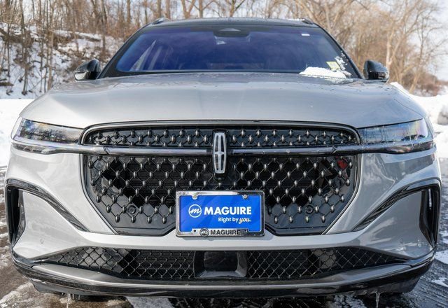 Used 2024 Lincoln Nautilus Reserve w/ Equipment Group 203A image 3