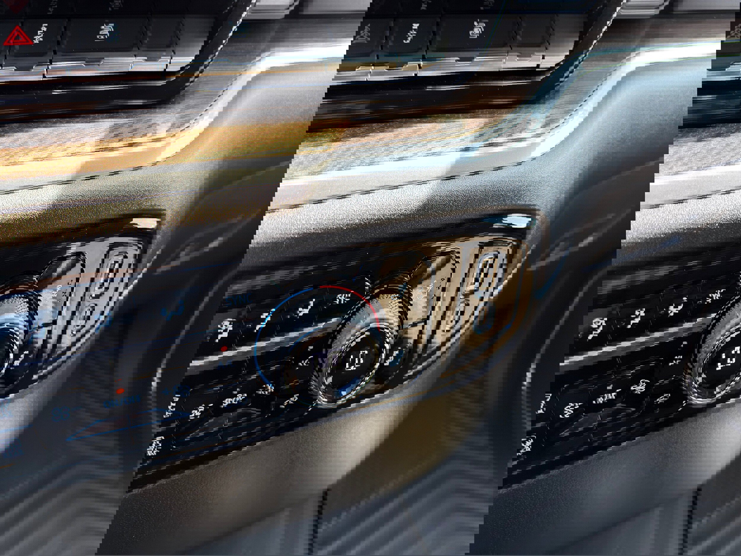 Used 2025 Chevrolet Silverado 2500 LT w/ Convenience Package image 35