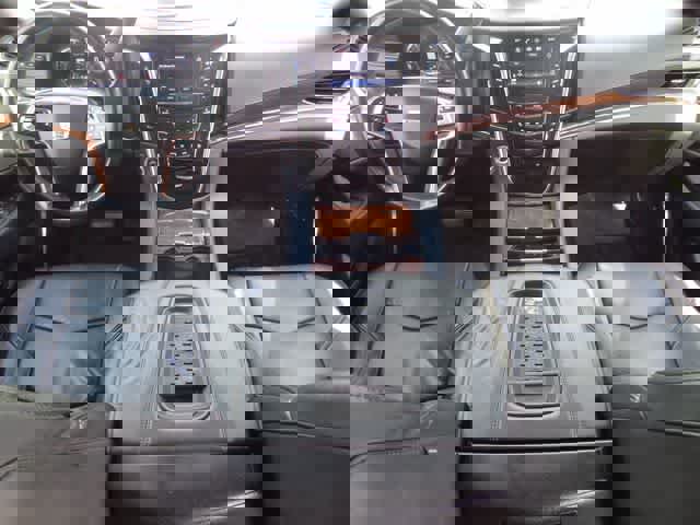 Used 2016 Cadillac Escalade ESV Luxury image 17