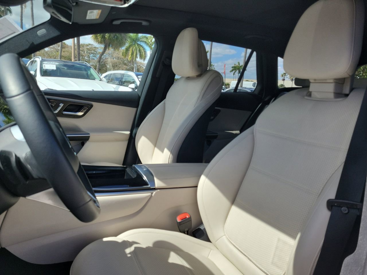 Used 2025 Mercedes-Benz GLC 300 image 20