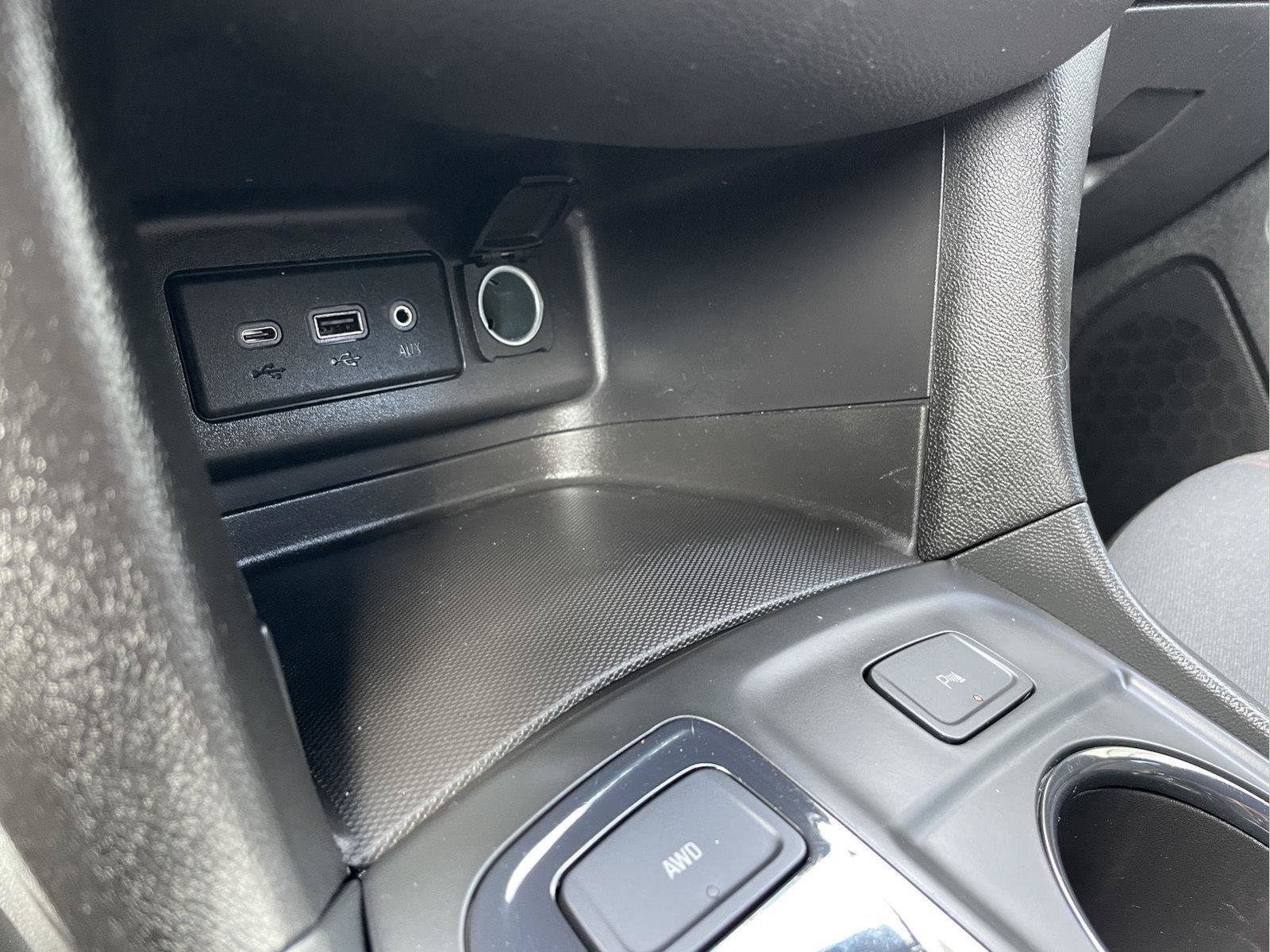 Used 2024 Chevrolet Equinox RS AWD/4WD image 30