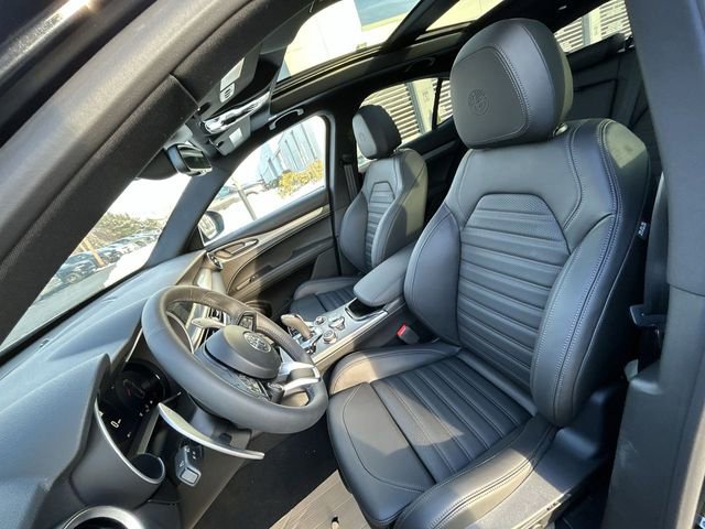New 2026 Alfa Romeo Stelvio Sprint w/ Convenience Package image 11