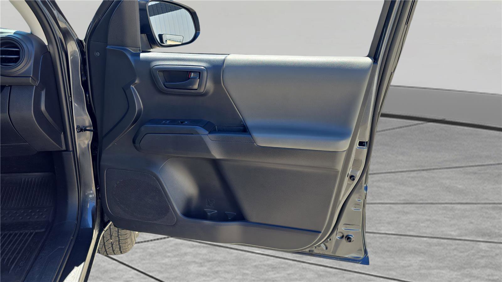 Used 2023 Toyota Tacoma SR AWD/4WD image 15