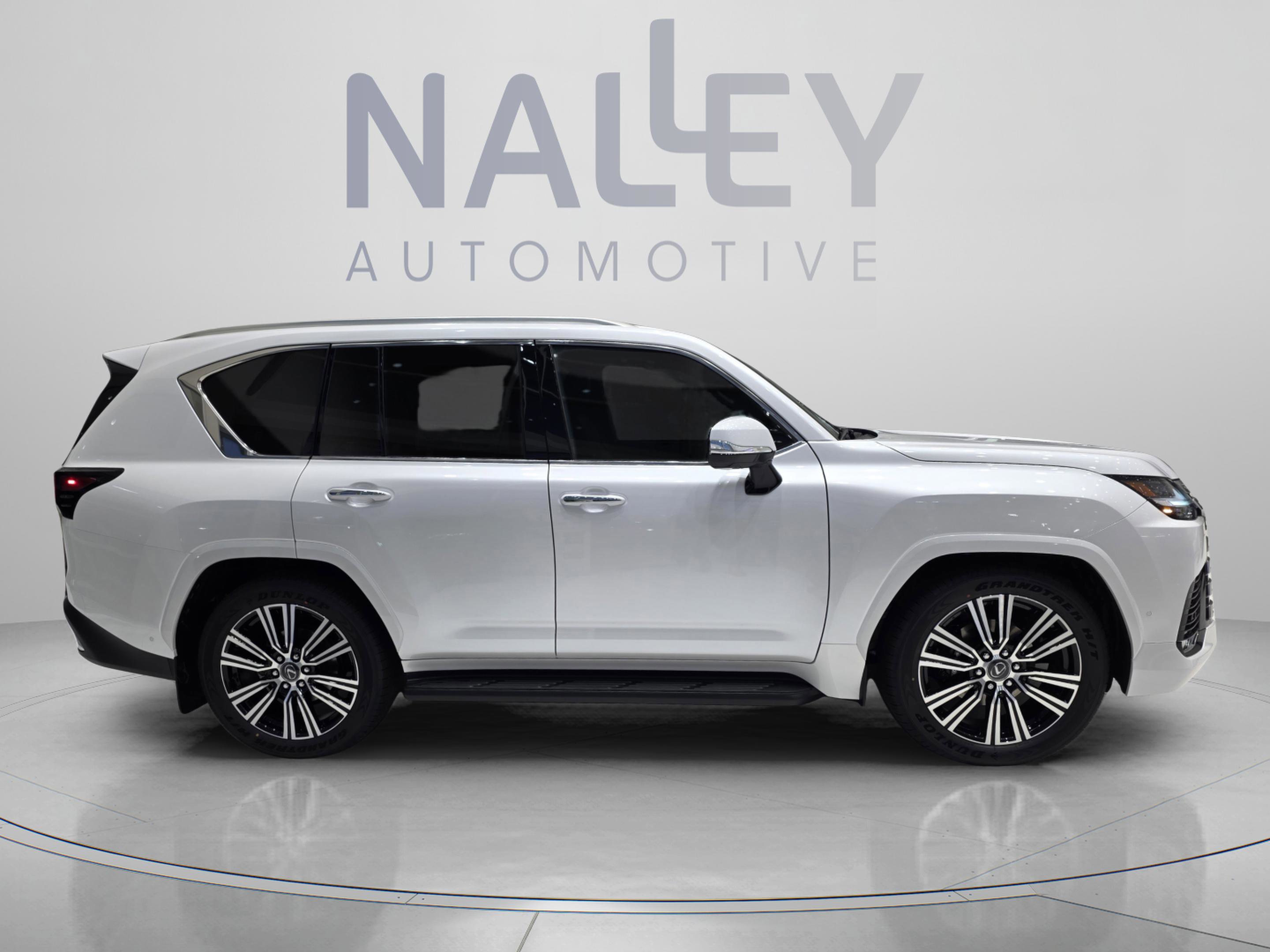 New 2026 Lexus LX 700h Luxury image 6