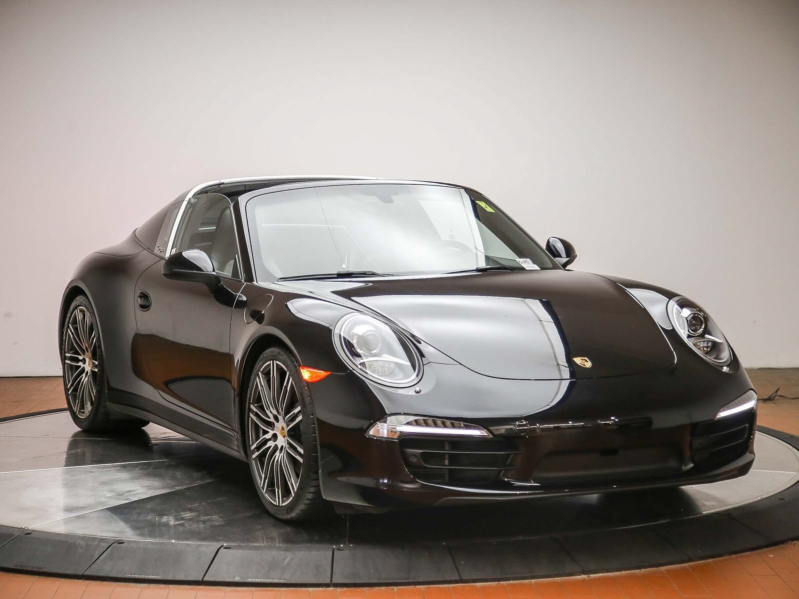Used 2016 Porsche 911 Targa 4S AWD/4WD image 4