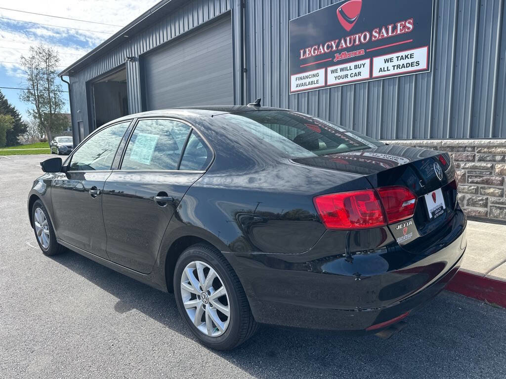 Used 2011 Volkswagen Jetta SE image 3