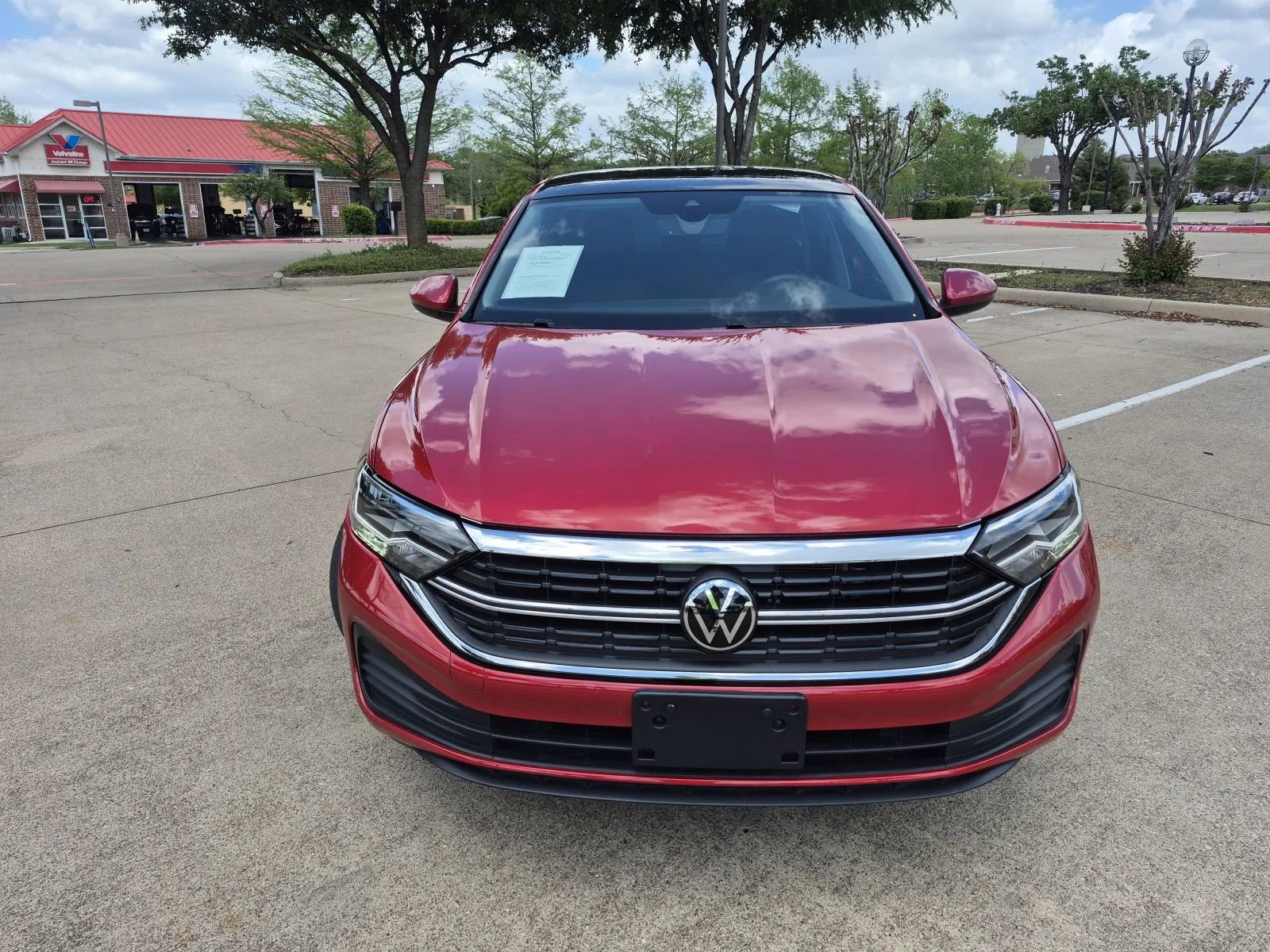 Used 2024 Volkswagen Jetta SE FWD image 3