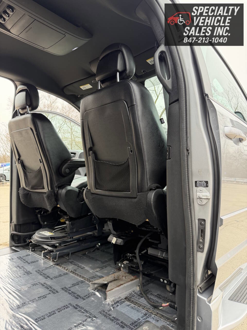 Used 2014 Dodge Grand Caravan R/T image 21