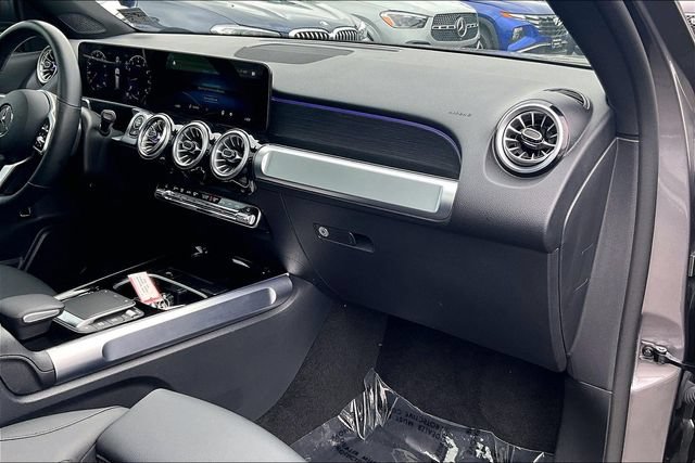 Certified 2023 Mercedes-Benz GLB 250 4MATIC w/ Premium Package image 15