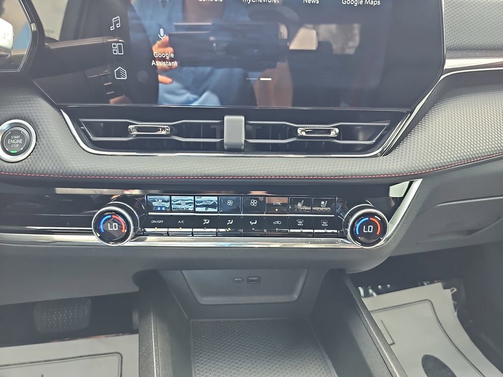 Used 2025 Chevrolet Equinox RS w/ Safety and Technology Package image 27