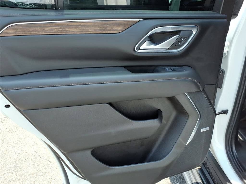 Used 2023 Chevrolet Tahoe High Country AWD/4WD image 19